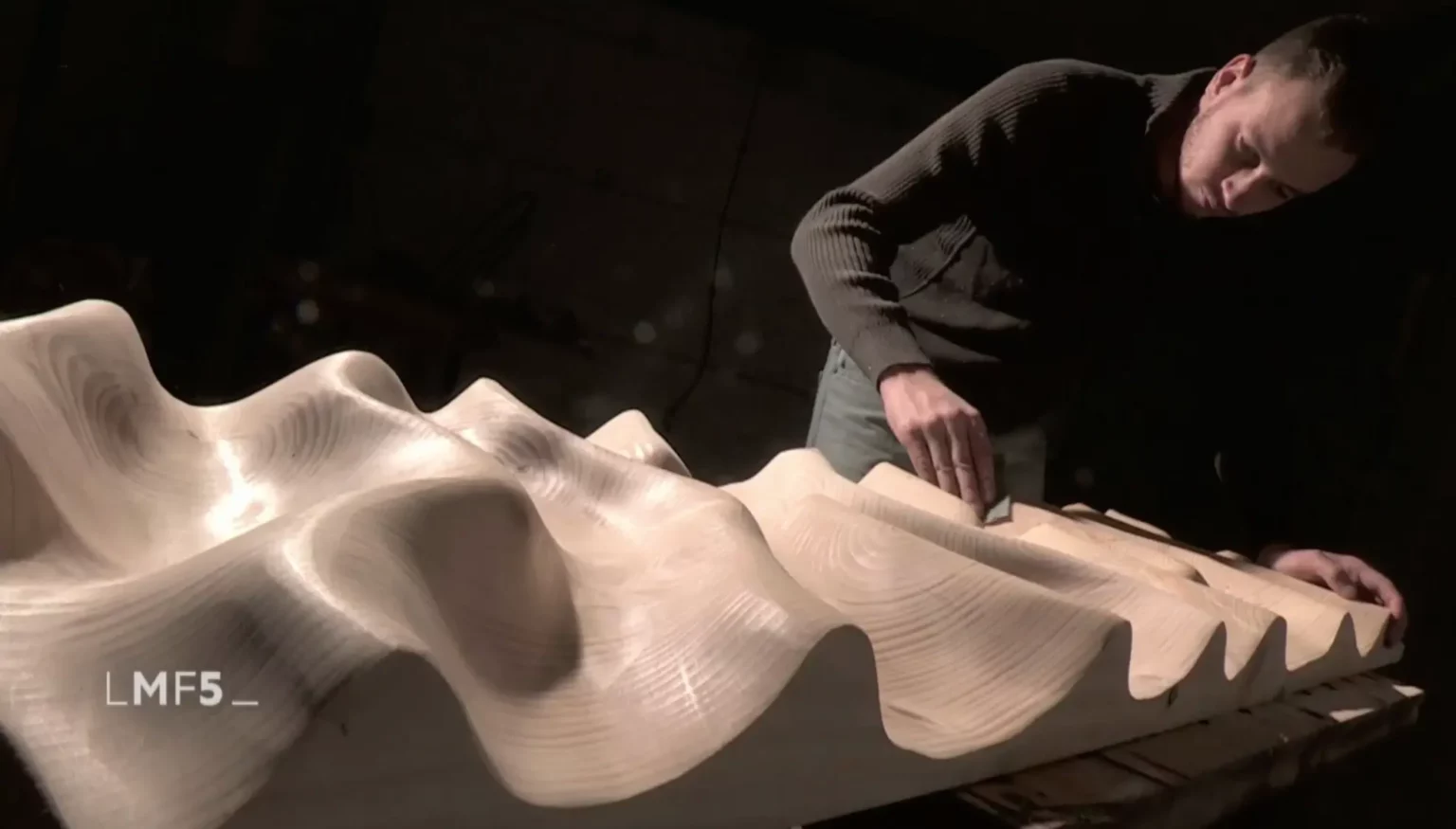 table-basse-en-bois-fait-main-design-naturel