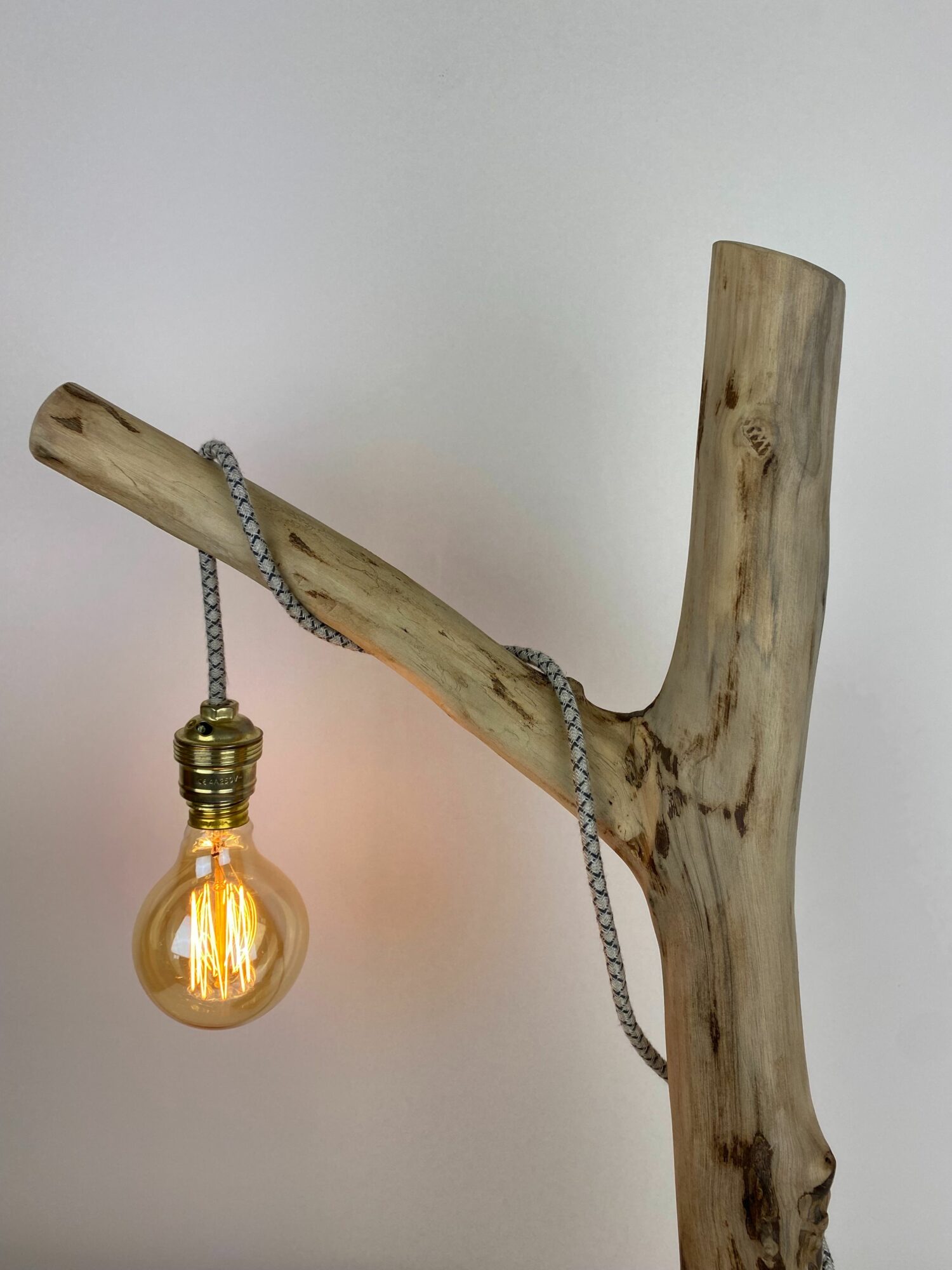 Eveil - Luminaire en bois massif - Lampe artisanale ambiance cosy – Image 2